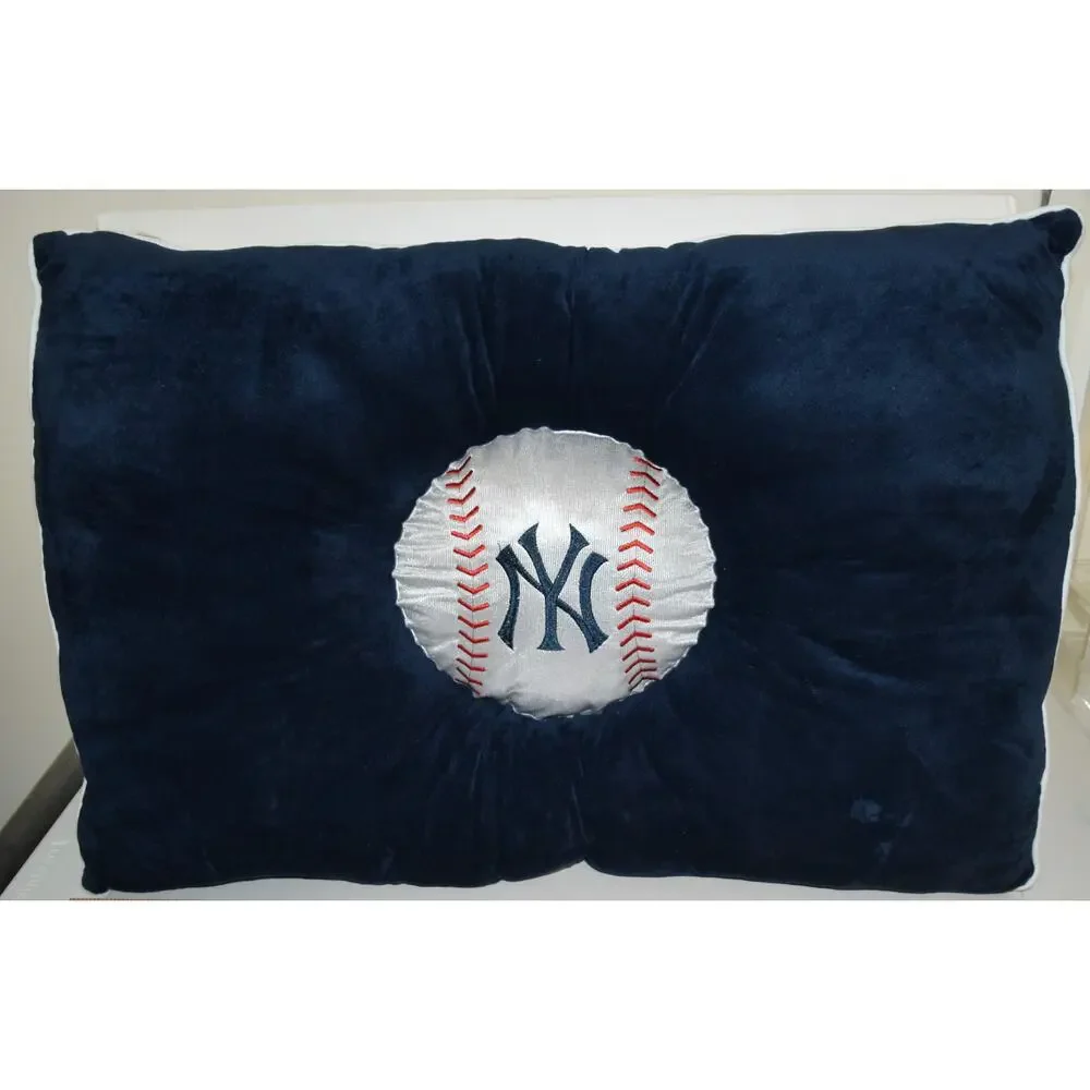 MLB New York Yankees Premium Plush Pet Pillow Bed - 20